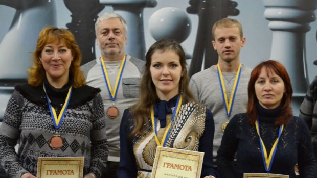 Вікторія Мотричко та Юрій Анікєєв стали чемпіонами України – 2015 з шашок-100