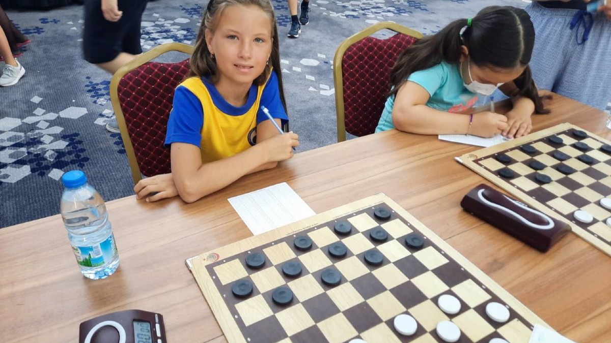 Юні кияни здобувають перемоги у шашках: наставник чемпіонів розкриває секрети успіху