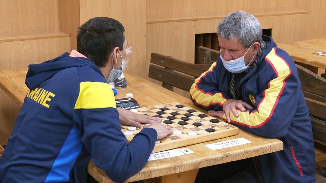 У Рівному стартував чемпіонат України – 2021 з шашок-100 для слабозорих спортсменів