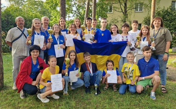 Молодіжна збірна України з шашок-100