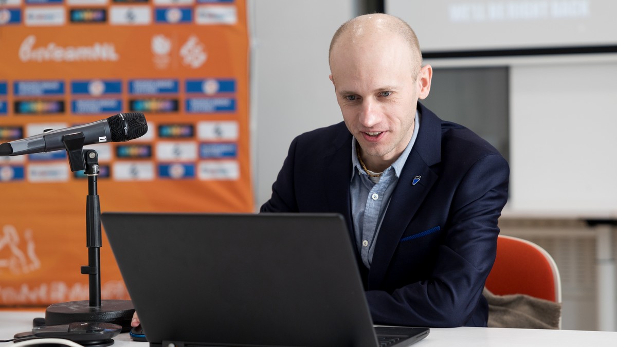 Анікєєв знову зіграв внічию, поразка Мотрічко у матчах за звання ЧС з шашок-100