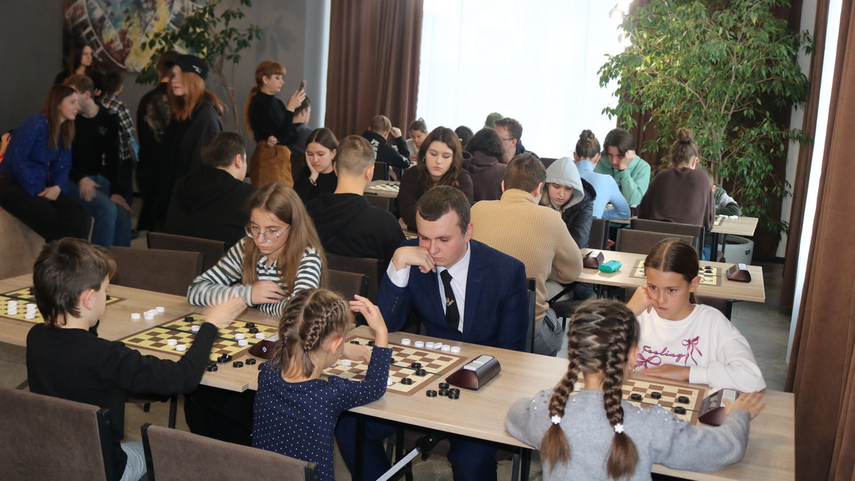 У Кам’янському провели святковий турнір з шашок-64 до Дня студентів