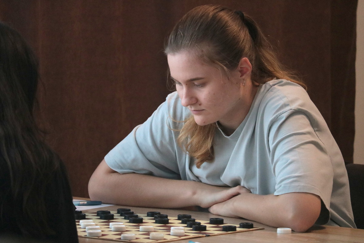 Альона Носарєва та Матвєй Колєсніков вибороли Кубок України – 2025 з шашок-100 (швидка гра)