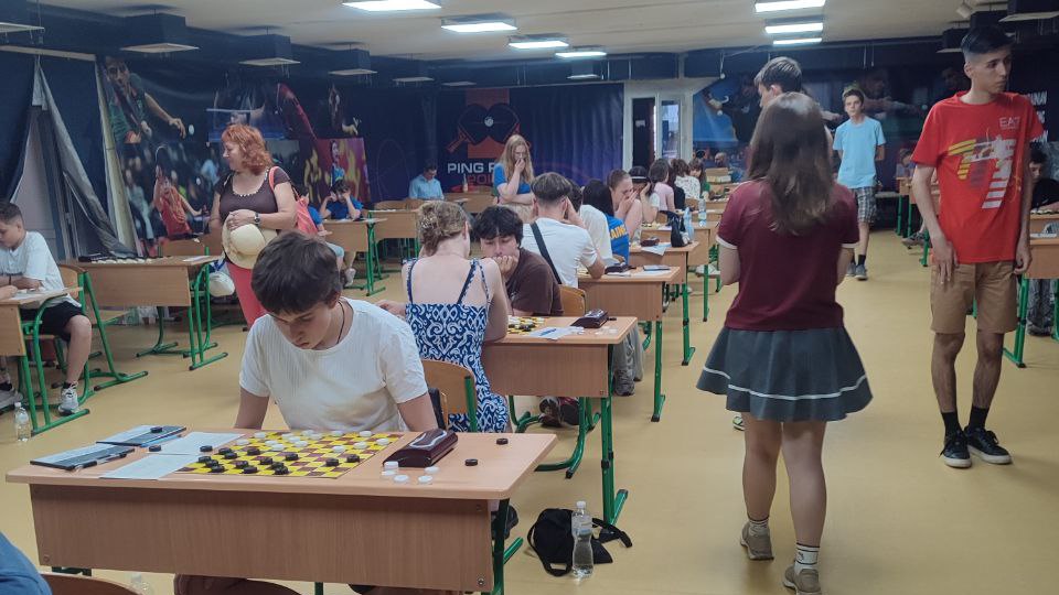 У Івано-Франківську стартував молодіжний чемпіонат України – 2025 з шашок-100
