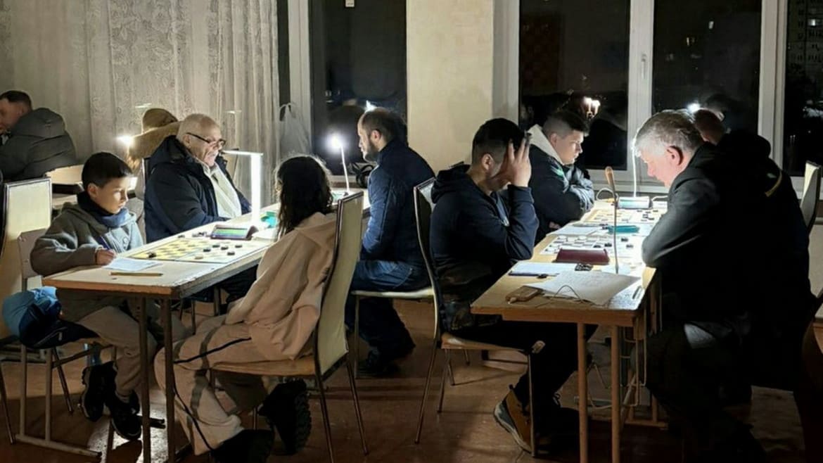 На 77-му чемпіонаті міста Кам'янського з шашок-64 зіграно другий тур