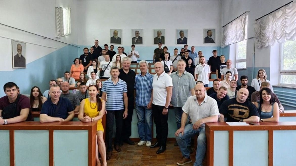 Кам’янське: перший випуск спортсменів-бакалаврів у ДДТУ, є і шашкісти
